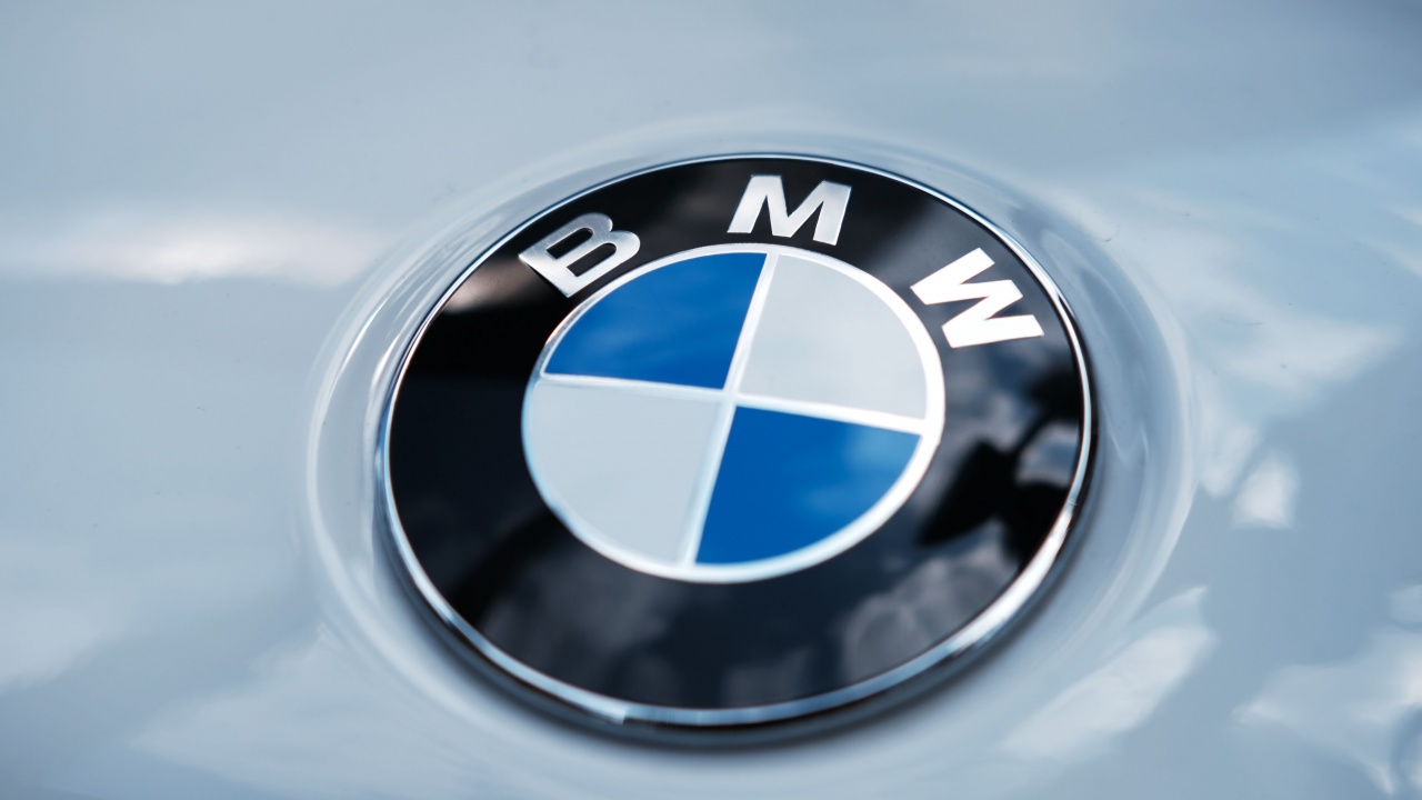 BMW със спад на общите продажби на коли, но с ръст при електромобилите