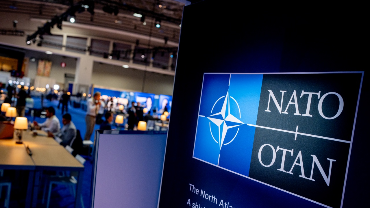 Мария Захарова: НАТО обещава на Украйна "необратим път" не към членство в алианса, а "към пропастта"