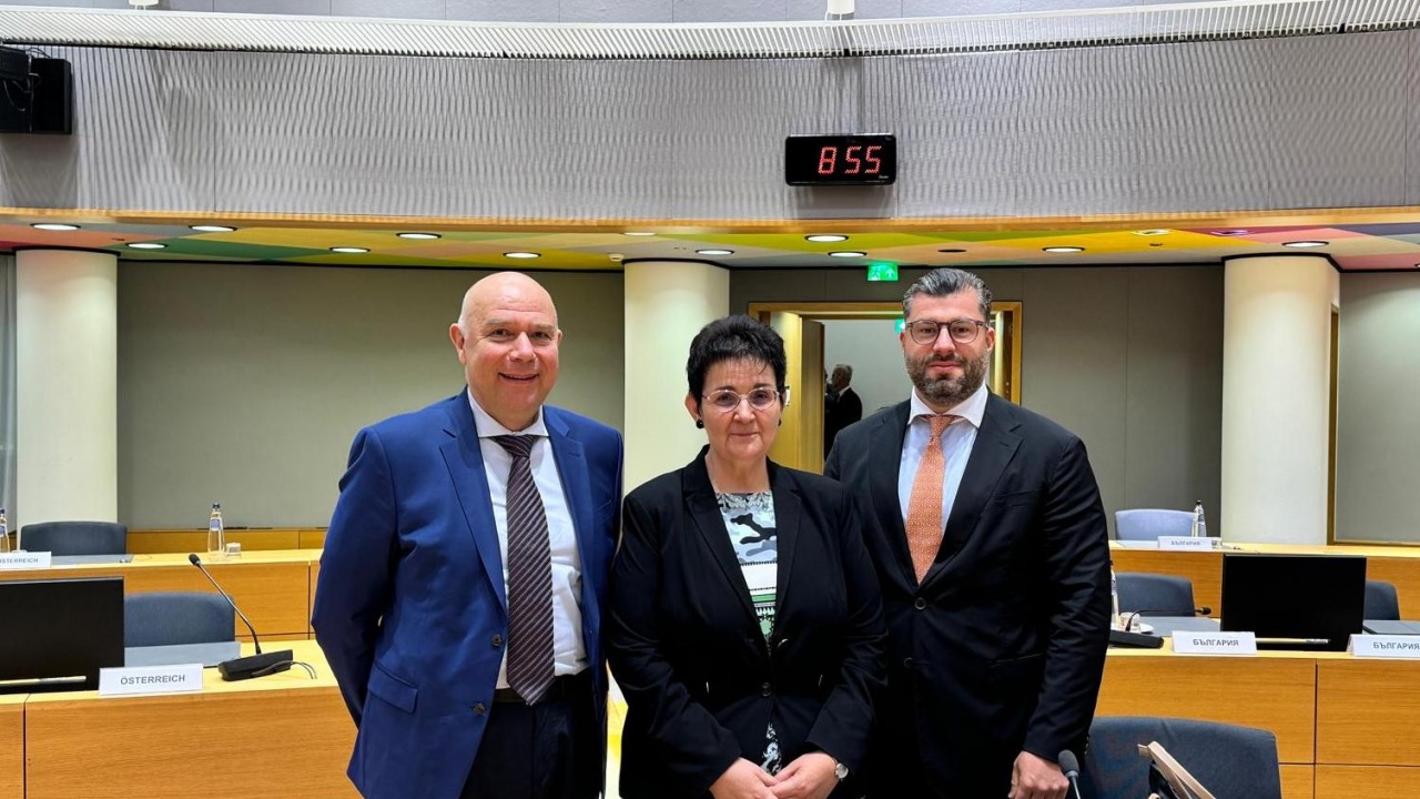 Вицепремиерът и финансов министър Людмила Петкова участва в заседанието на ЕКОФИН в Брюксел