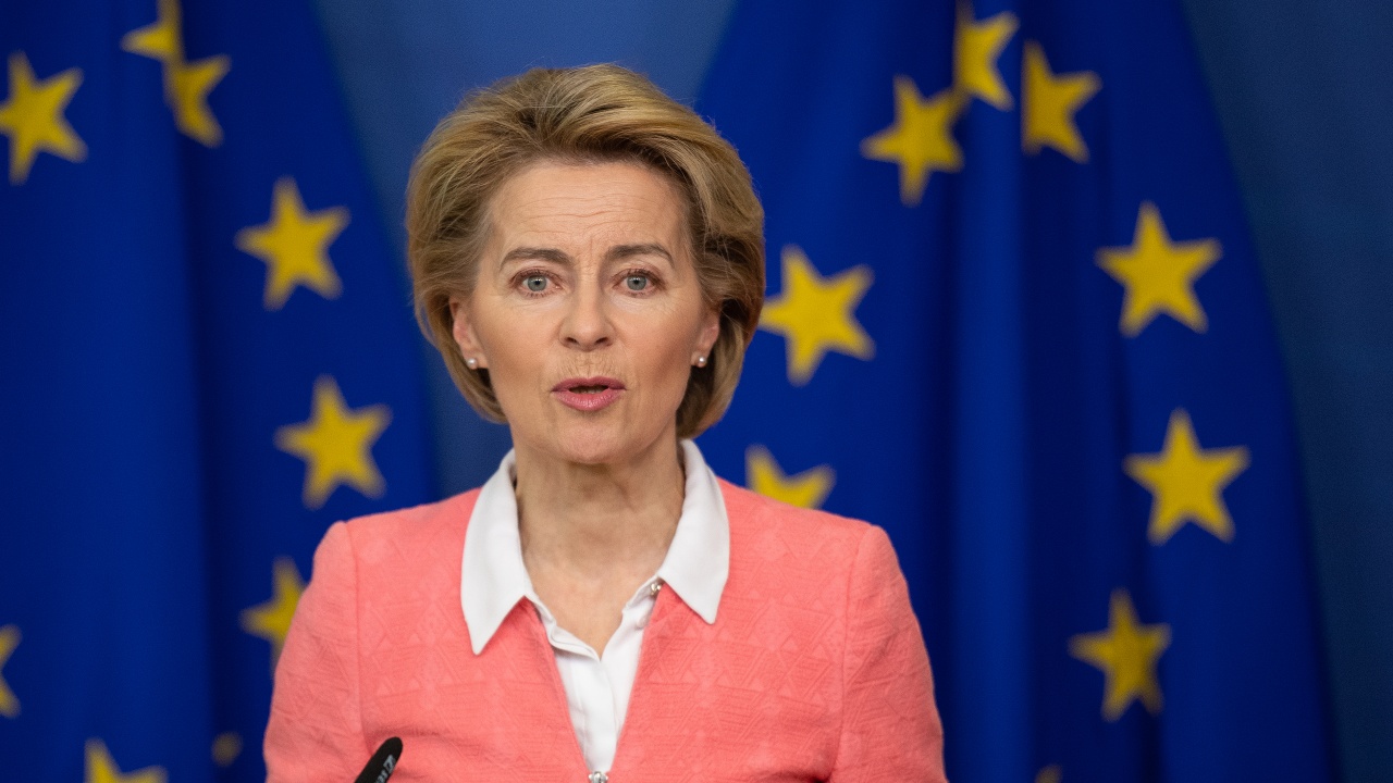 Урсула фон дер Лайен е преизбрана на председател на ЕК