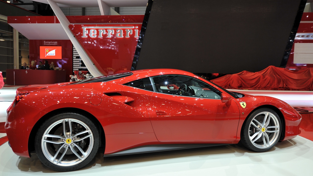 "Ферари" вече ще продава автомобилите си в Европа и срещу криптовалута