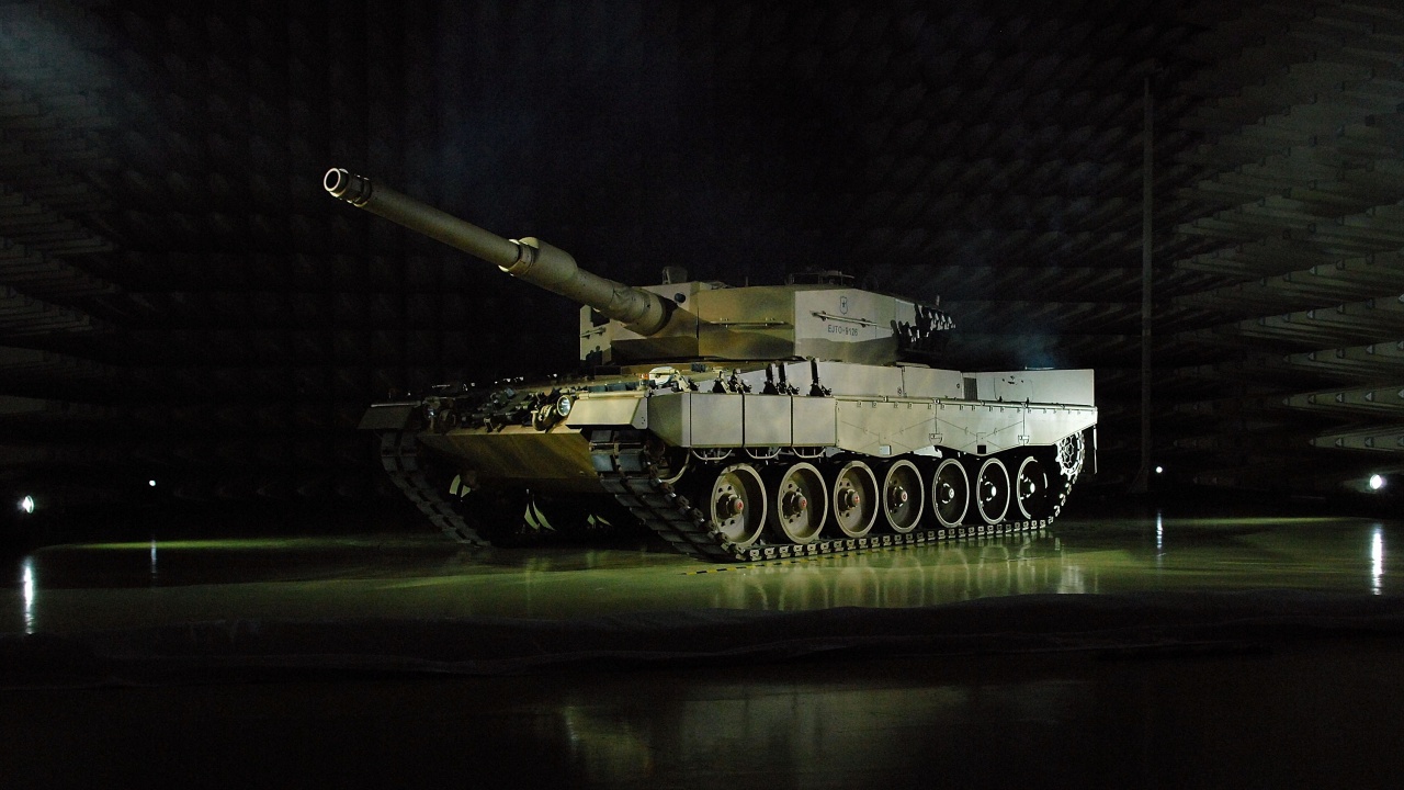 Това лято Украйна ще получи танкове "Леопард 2А4", платени от Нидерландия и Дания