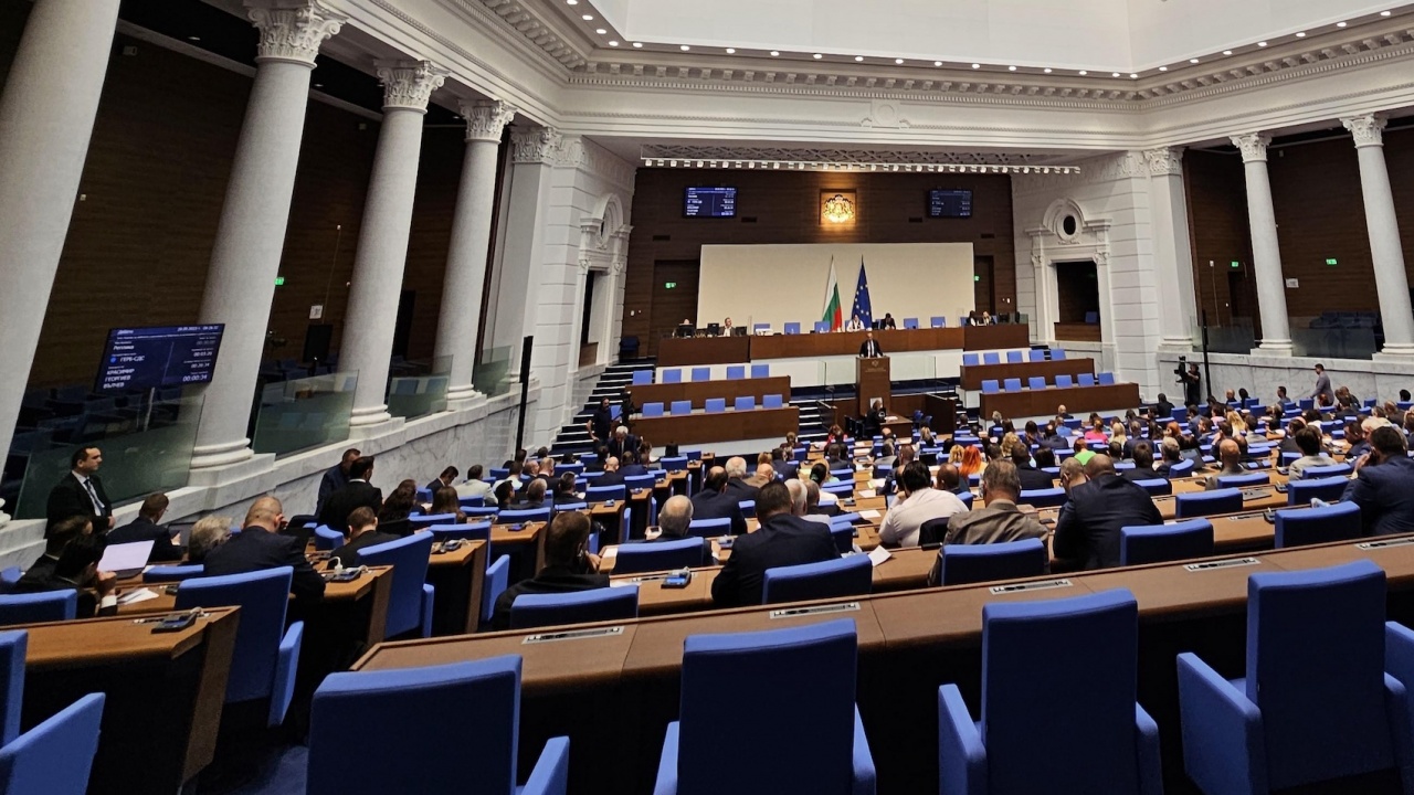 ИТН и БСП поискаха отмяна на лятната ваканция на парламента