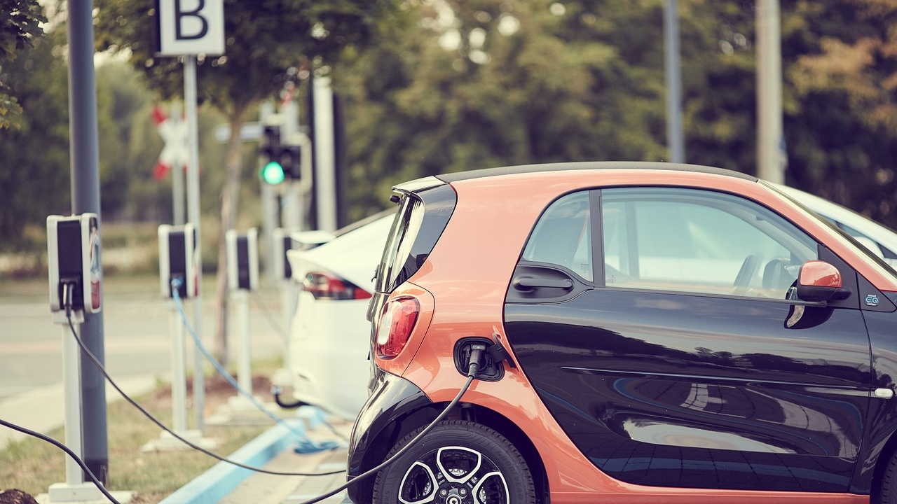 Броят на автомобилите по в света с електродвигатели се е увеличил с 50 %