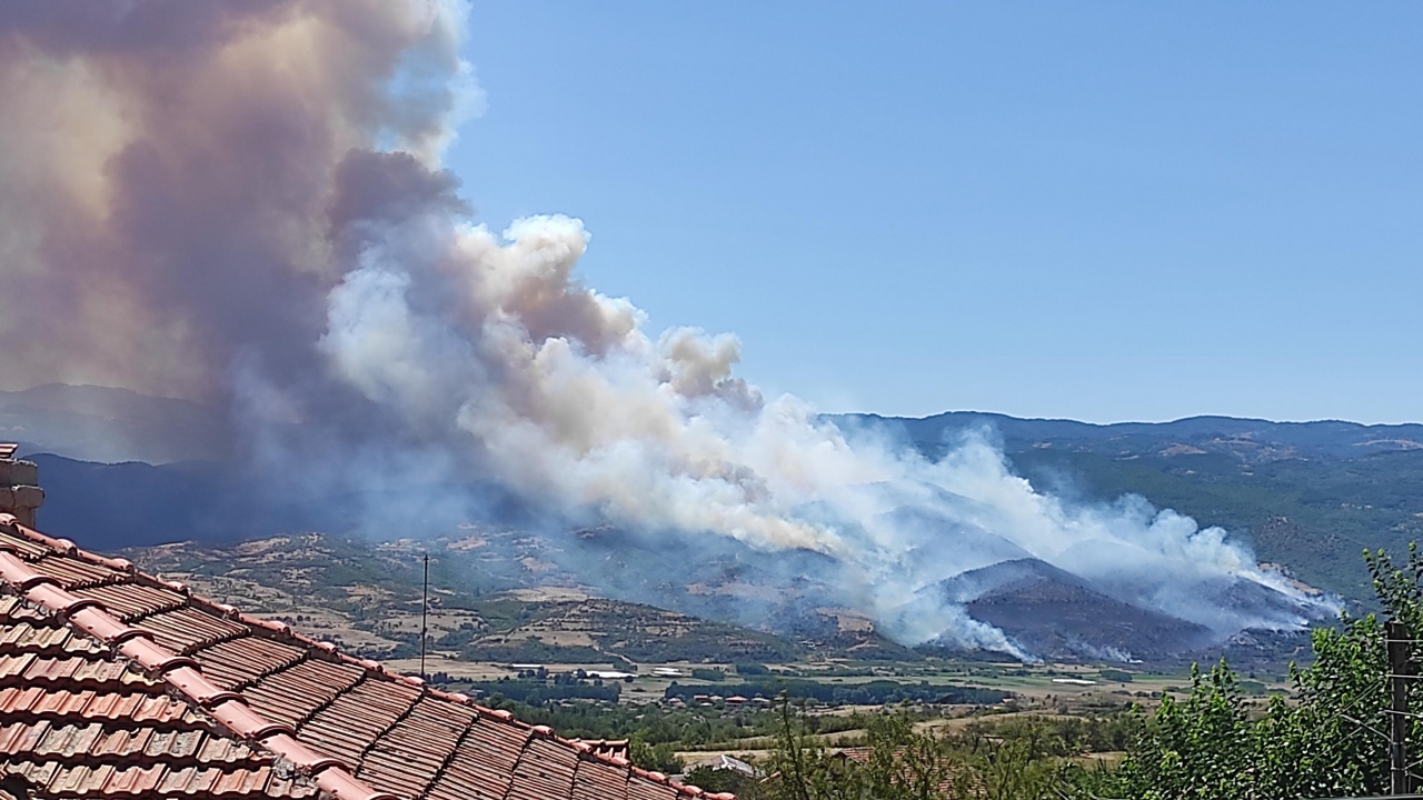 Пожарът в Струмяни: Хората не получили съобщение за евакуация заради липса на обхват