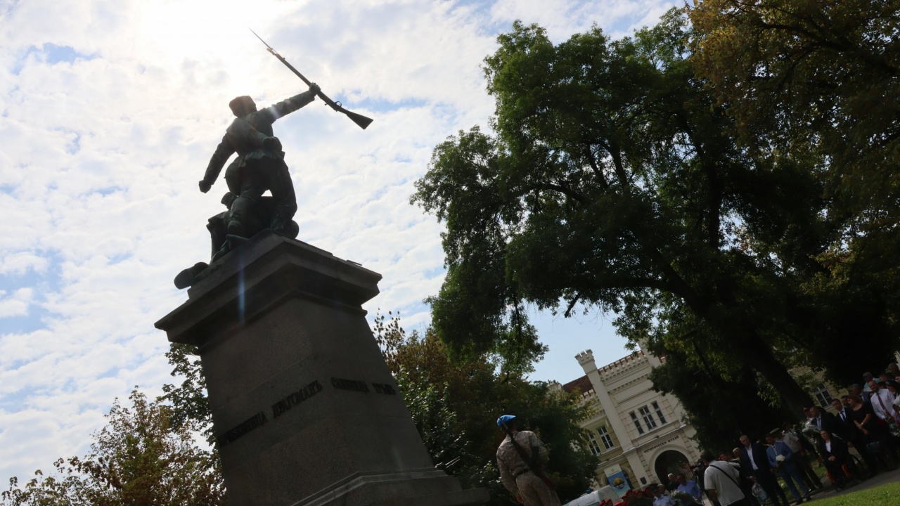 Проверяват състоянието на военните паметници в Плевен