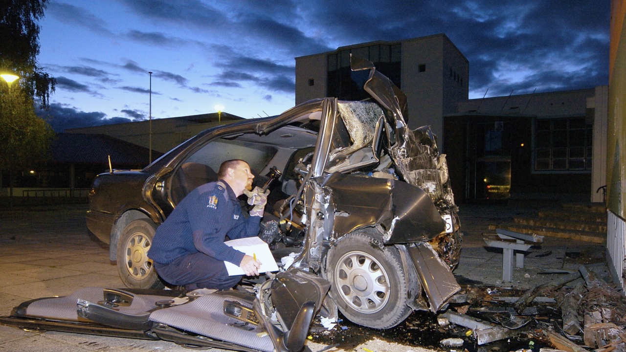 Българин се заби с колата си в бетонна стена на магистрала в Тирол, 4-ма са пострадали