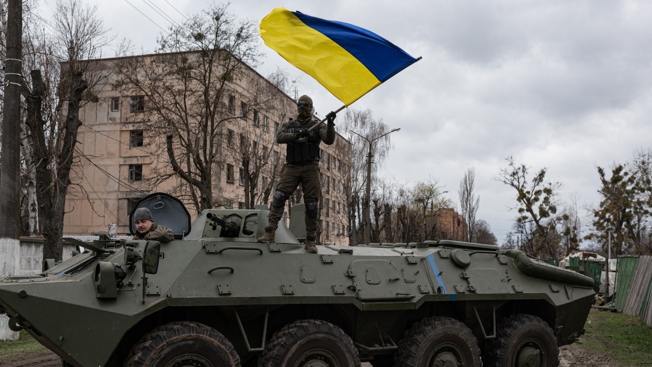 Киев: "Поздравихме" руски десантчици за професионалния им празник