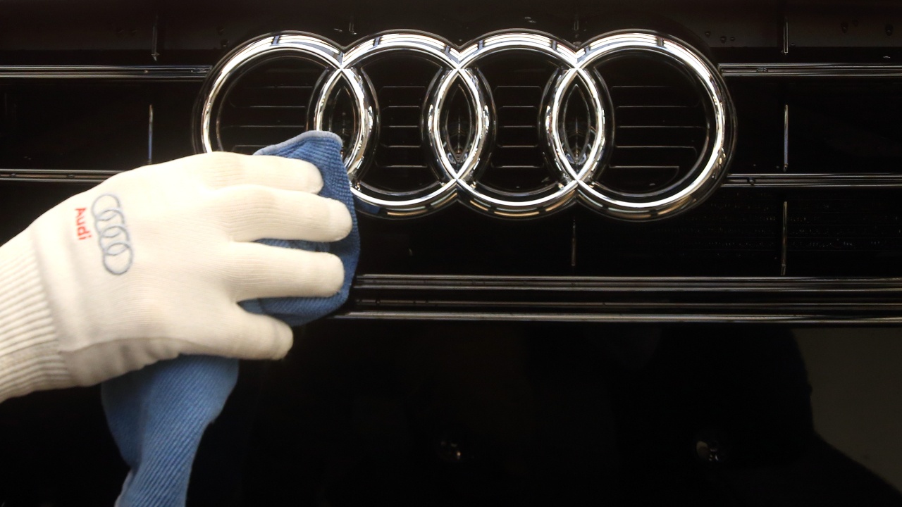 Audi сменя емблематичното си лого