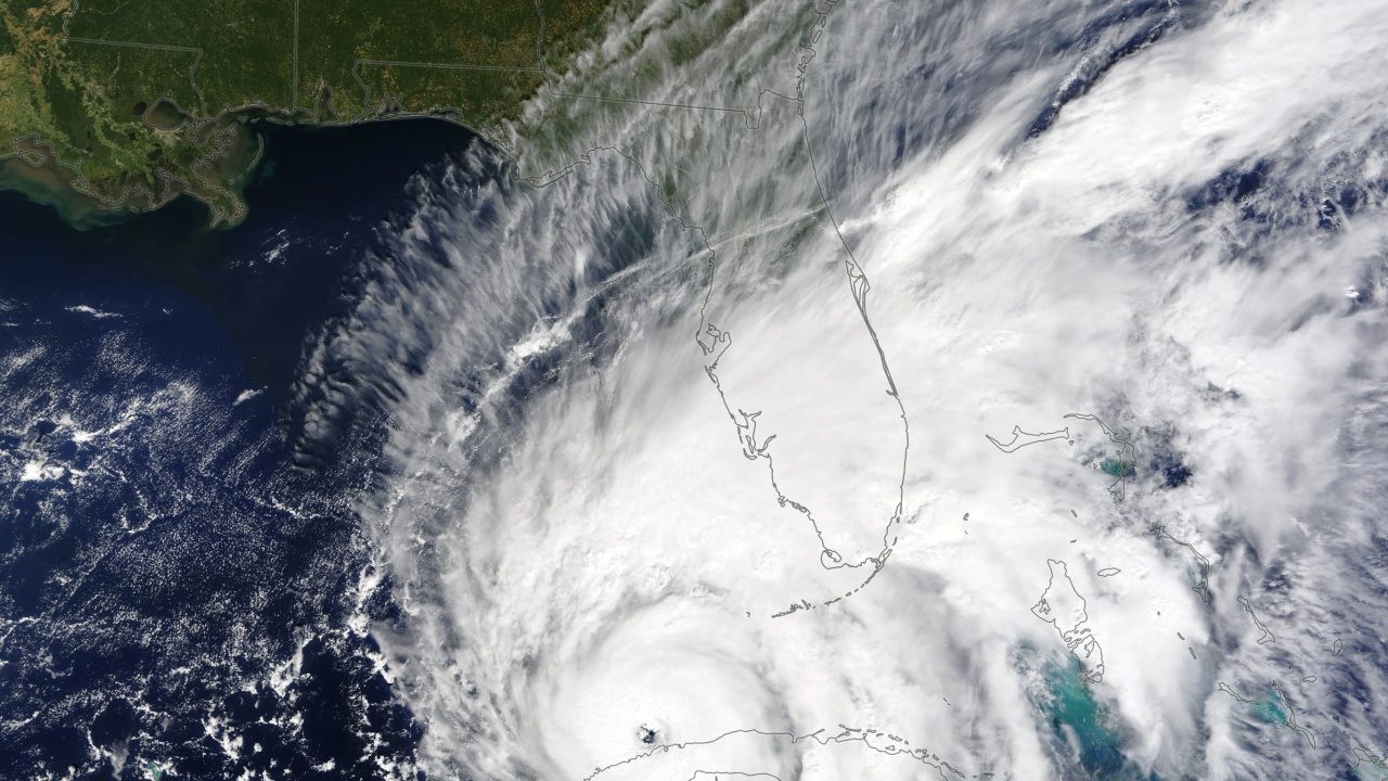 Ураганът "Деби" достигна сушата в Северна Флорида