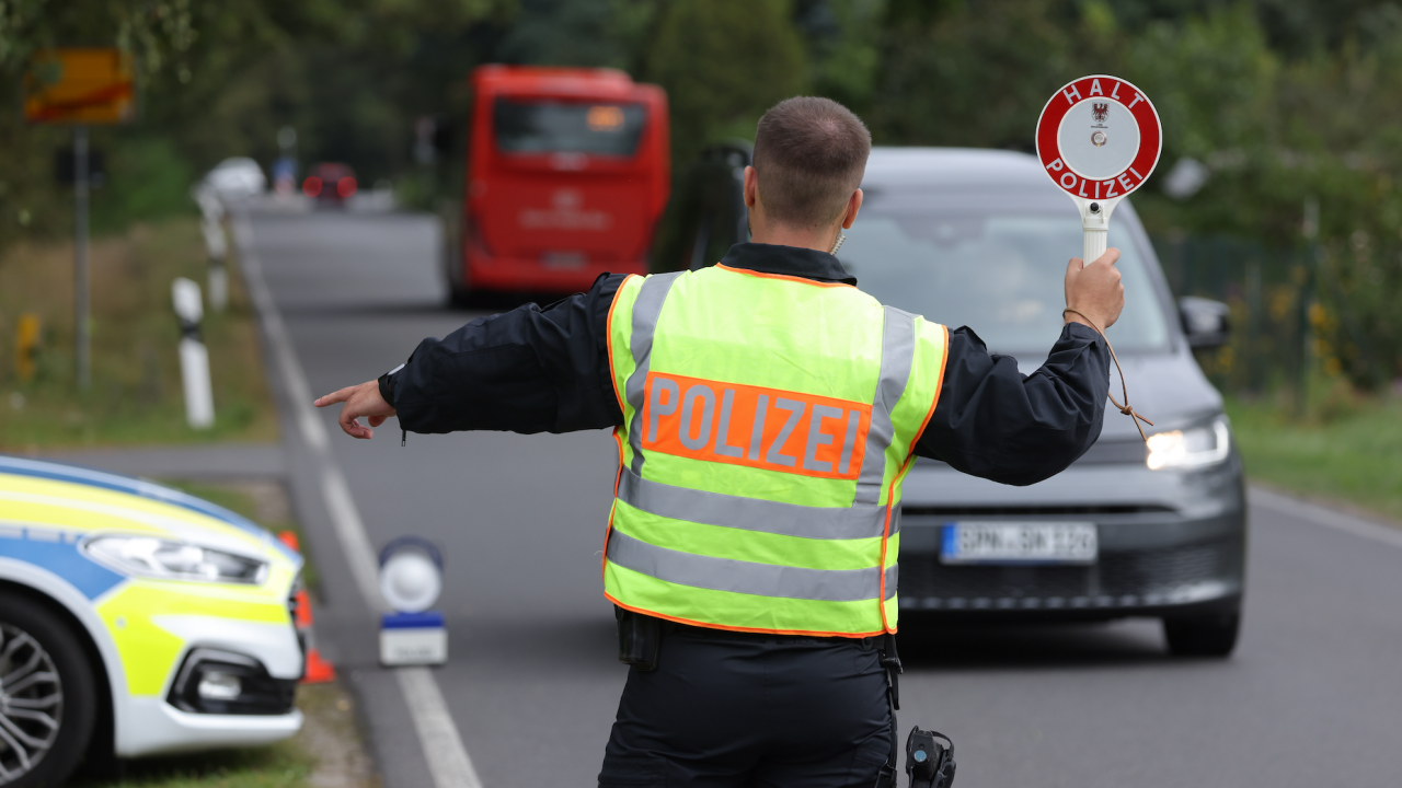 Германия връща паспортния контрол по всичките си граници