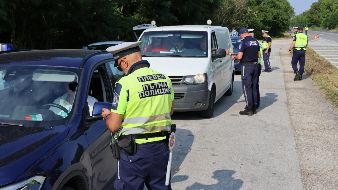 Двама са задържани за палеж и опит за въоръжен грабеж на банка в Русенско