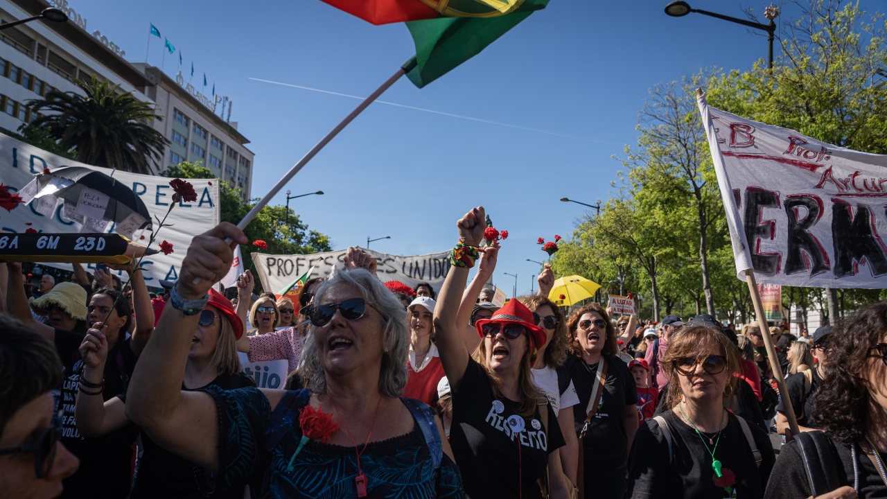 Хиляди протестираха в Португалия срещу високите цени на жилищата и наемите