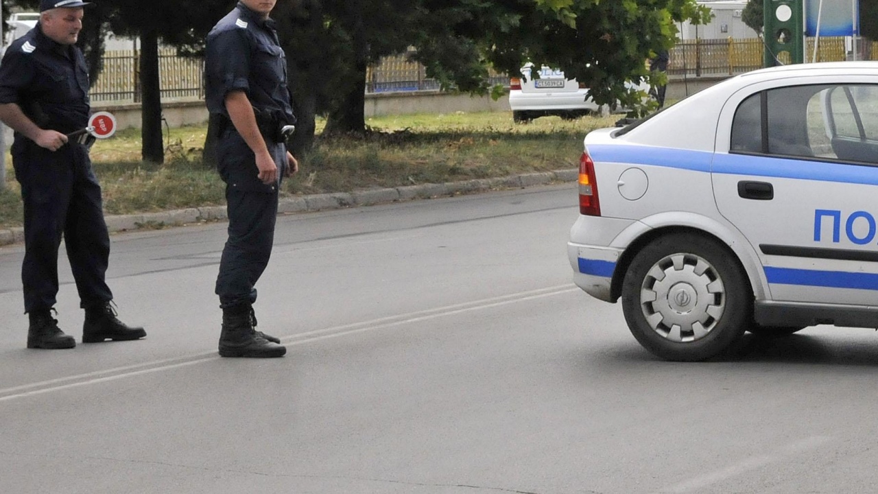 Мъж от септемврийското село Виноградец е задържан с голямо количество марихуана