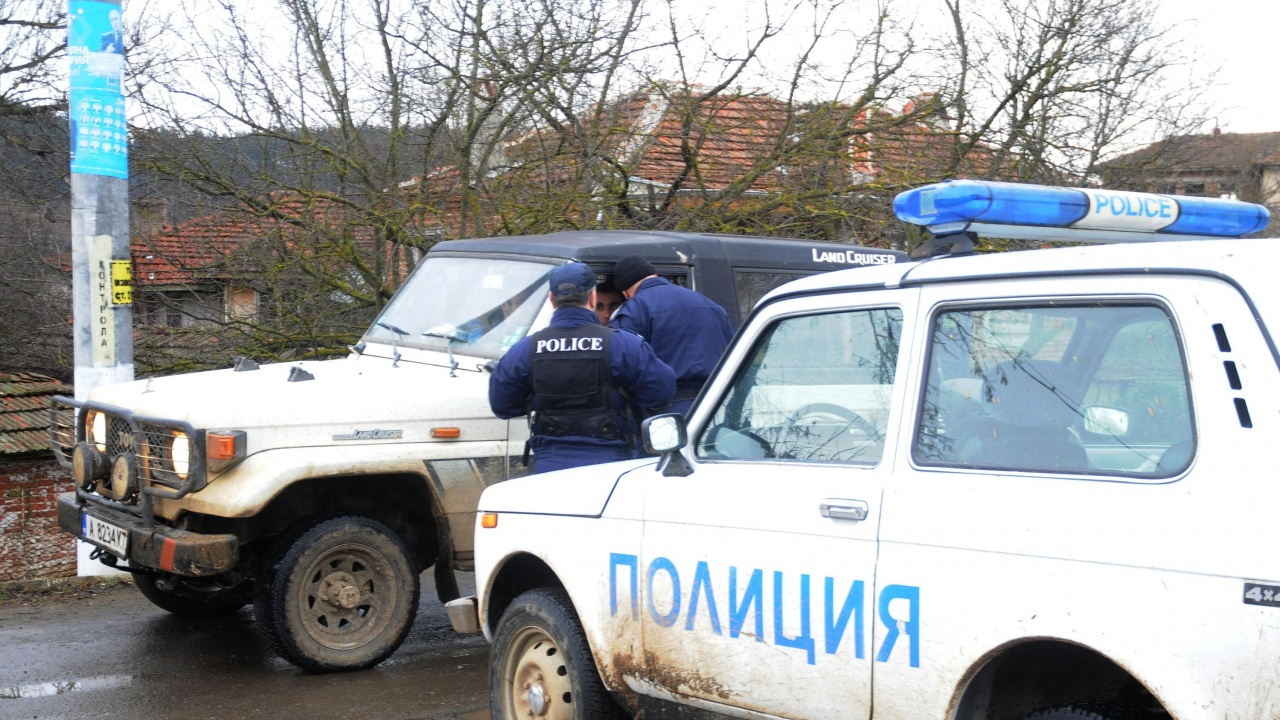 Двама полицаи са тежко ранени при катастрофа в Бургаско