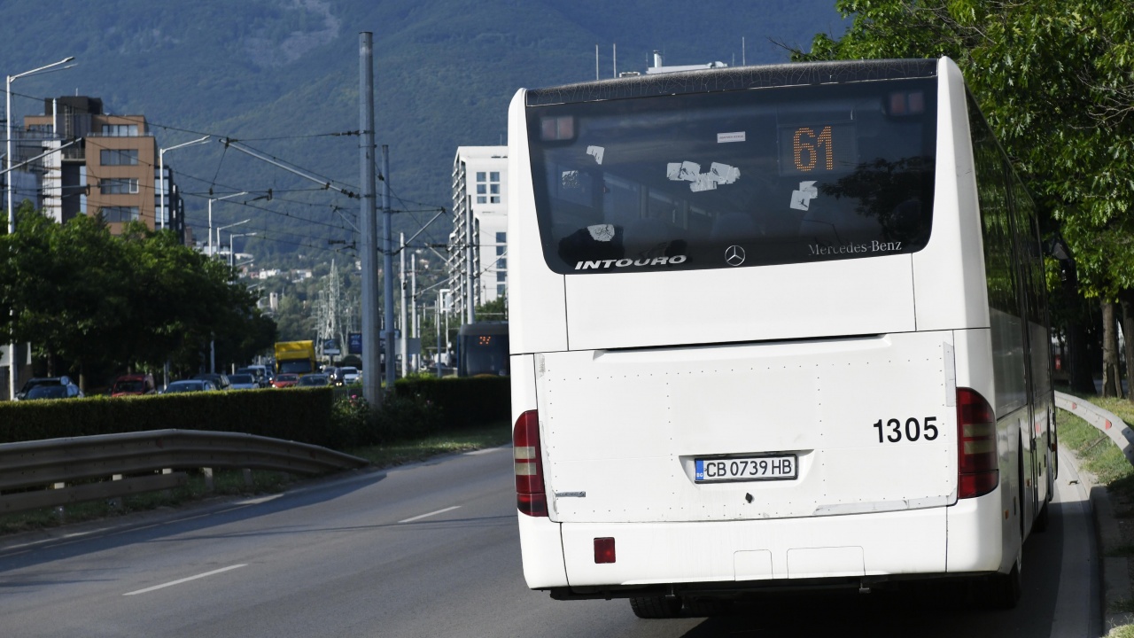 Протест в столичния автотранспорт спира движението по 26 линии