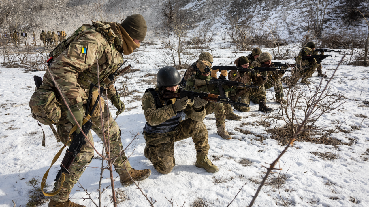 Първата част от украинския легион, сформиран в Полша, замина за Украйна