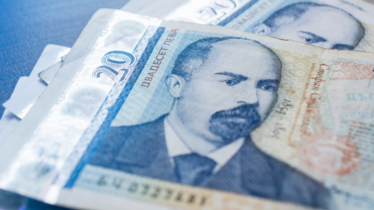 Доходите на домакинствата у нас остават по-високи от разходите. Това