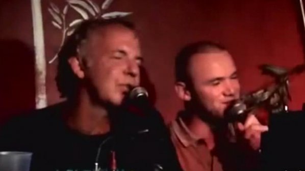 Рууни с караоке изпълнение в Барбадос