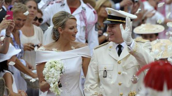 Князът на Монако Албер II и принцеса Чарлийн сключиха църковен брак