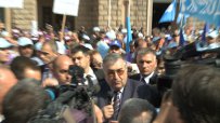 Близнашки слезе при протестиращите от Напоителни системи