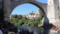 Скачаха от легендарен мост в Босна и Херцеговина