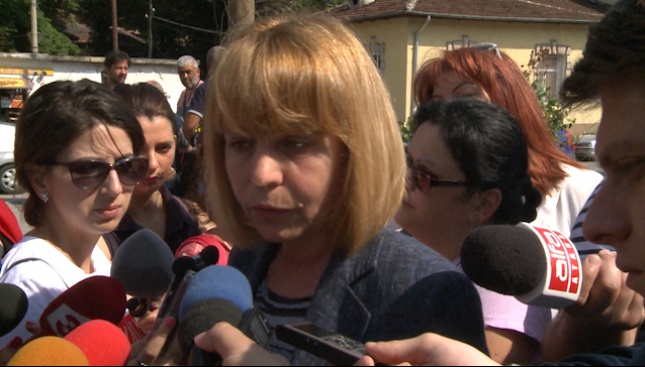 Фандъкова след пороя в София: Няма сериозни щети, но бъдете отговорни и не изхвърляйте безразборно отпадъци