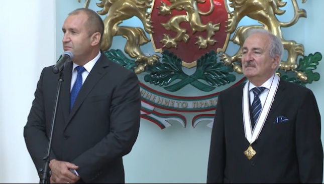 Румен Радев награди с орден посланика на Украйна