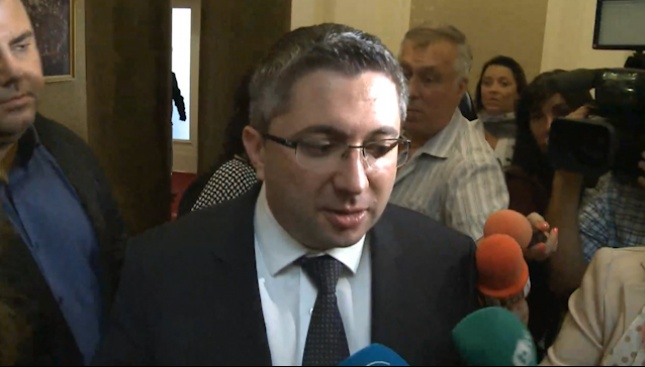 Нанков: Все още сме министри и не абдикираме от задълженията си