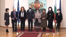 Румен Радев награди видни дейци в сферата на журналистиката