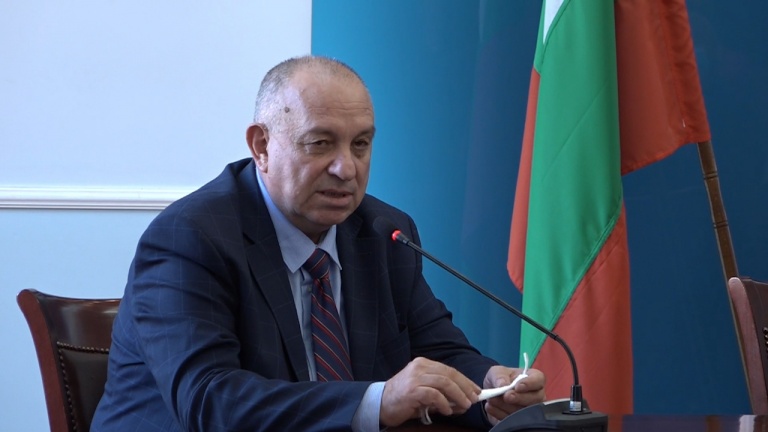 Гратисен период за бизнеса до понеделник дават властите