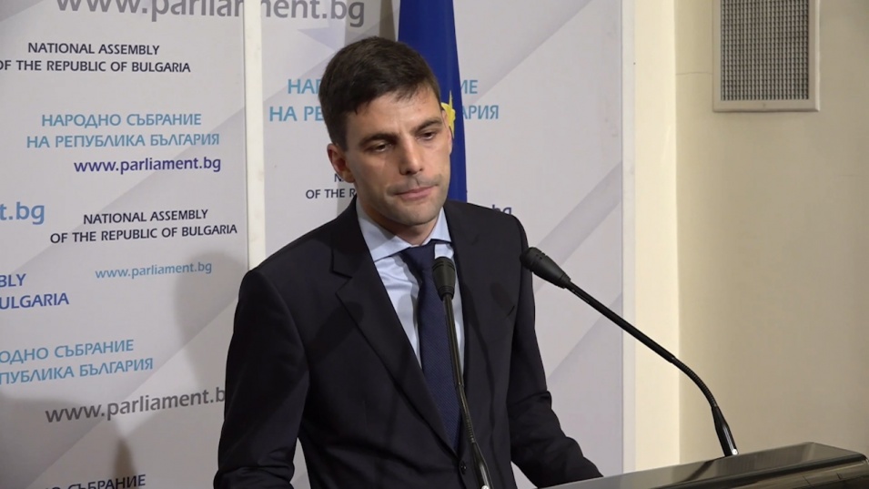 Новият председател на НС: Този парламент няма да бъде място за скандали