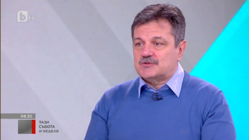 Д-р Александър Симидчиев: Трета доза би могла да ни предпази от Омикрон