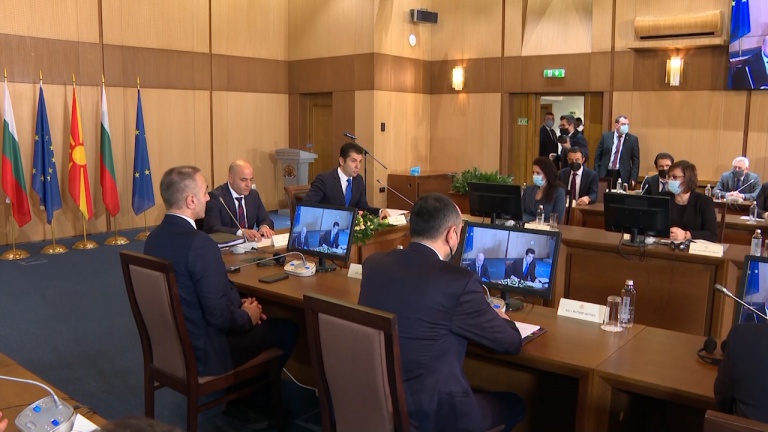  Започна взаимното съвещание сред България и районен съд Македония. Петков: Няма нищо по-добро от това да работим дружно 