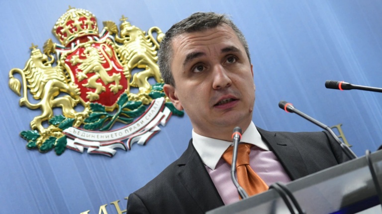  Енергийният министър: Към момента няма никакви индикации за закъснение на доставките на газ и нефт 