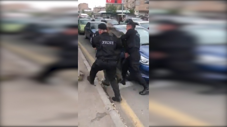 Отново стотици задържани демонстранти в арменската столица