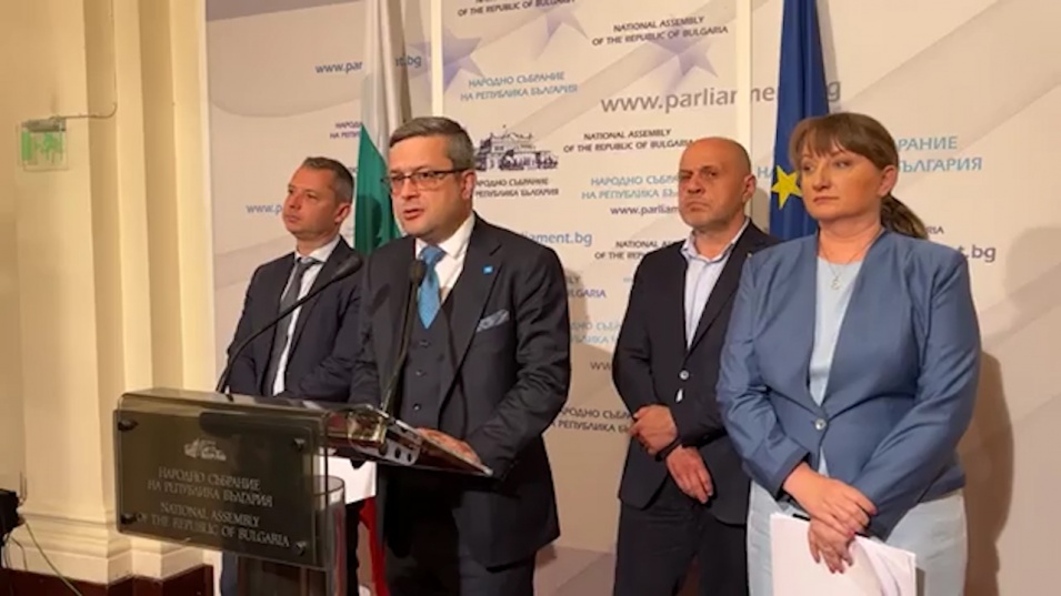 ГЕРБ-СДС за антикризисните мерки: Правителството вече се готви за предизборна кампания