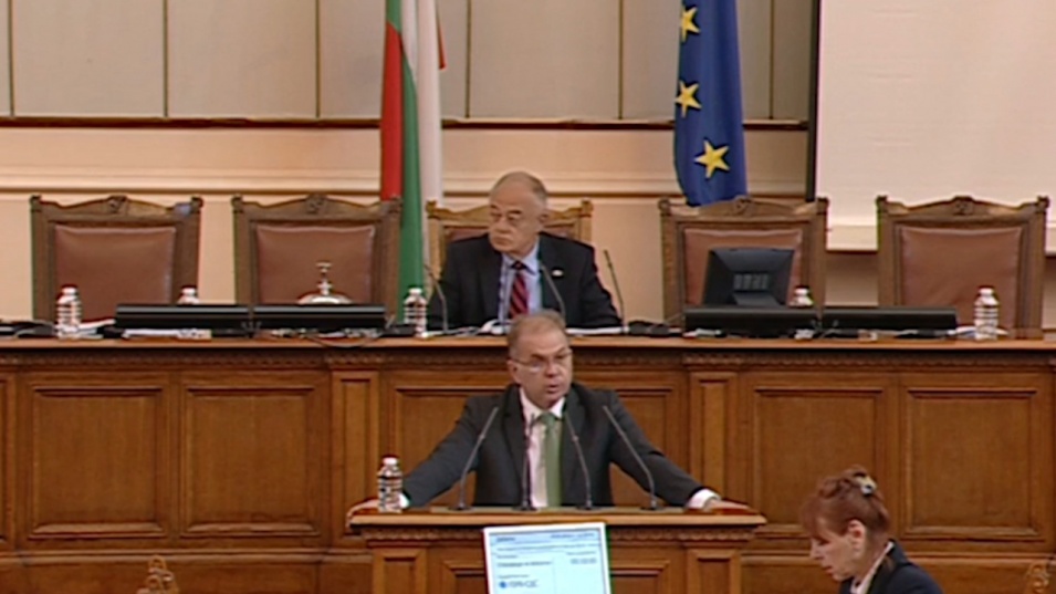 Искри в парламента заради искането на оставката на зам.-председателя Мирослав Иванов