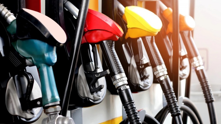 Отстъпки и мерки: Ще продължават ли да растат цените на горивата?