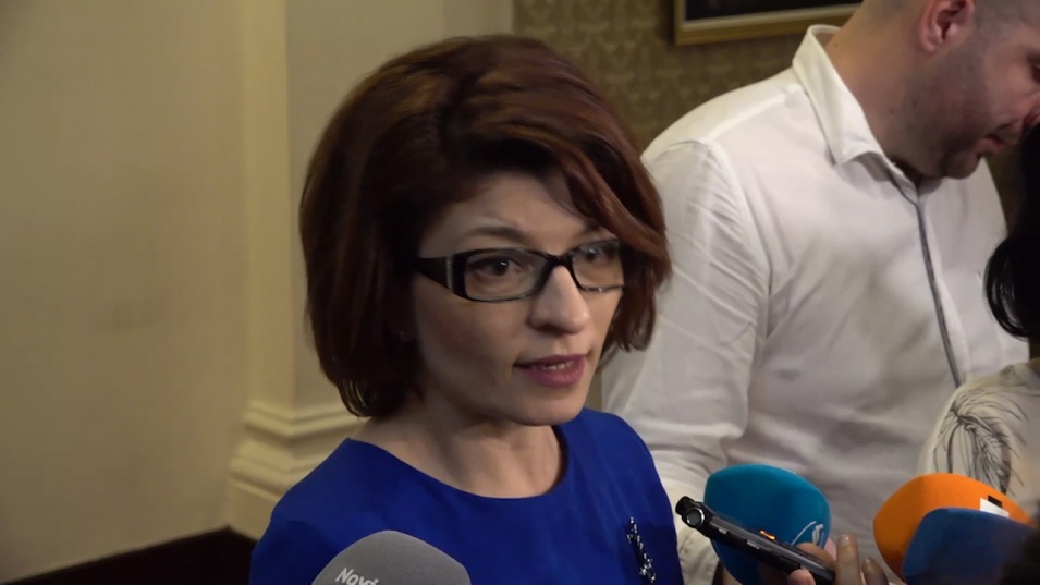 Десислава Атанасова: Предлагаме още утре да бъде избран нов председател на НС