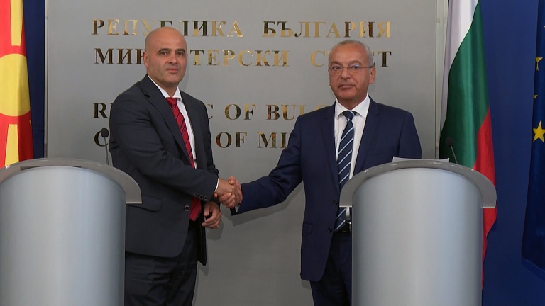 Премиерът Гълъб Донев и македонският му колега договориха доставки на ток за зимата