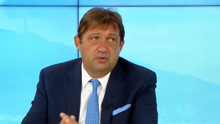 Министър Шишков: Държавата ще отпусне средства за възстановяване на селата в Карловско след наводненията
