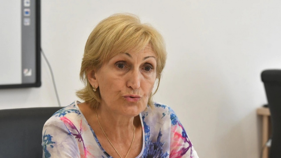 Есемес заплахи за депутатка от БСП заради областния управител на Хасково