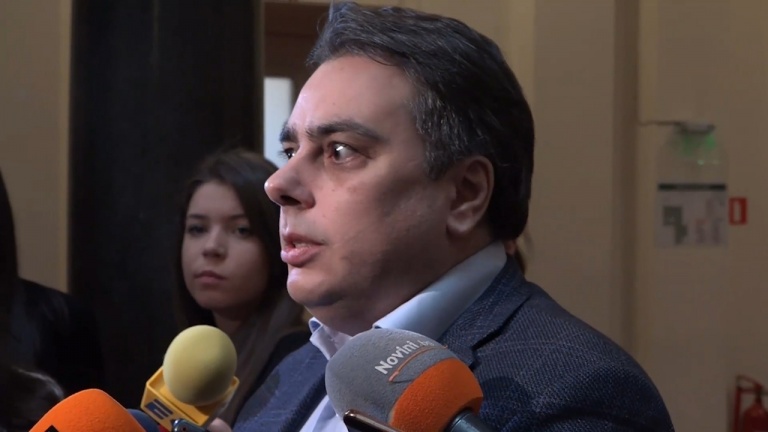 Асен Василев: Македония няма да бъде част от ЕС, докато българите там не бъдат защитени