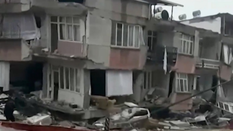 Българин, живеещ в Турция, разказва за опустошителното земетресение и страха след бедствието