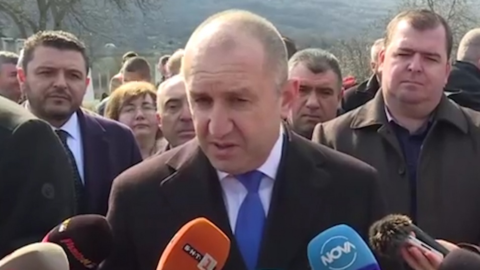Радев за поискания му импийчмънт: Партиите на войната нека първо да спечелят изборите