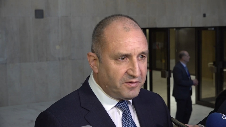 Видео - Румен Радев: Някой май иска да влезем в еврозоната през задния ...