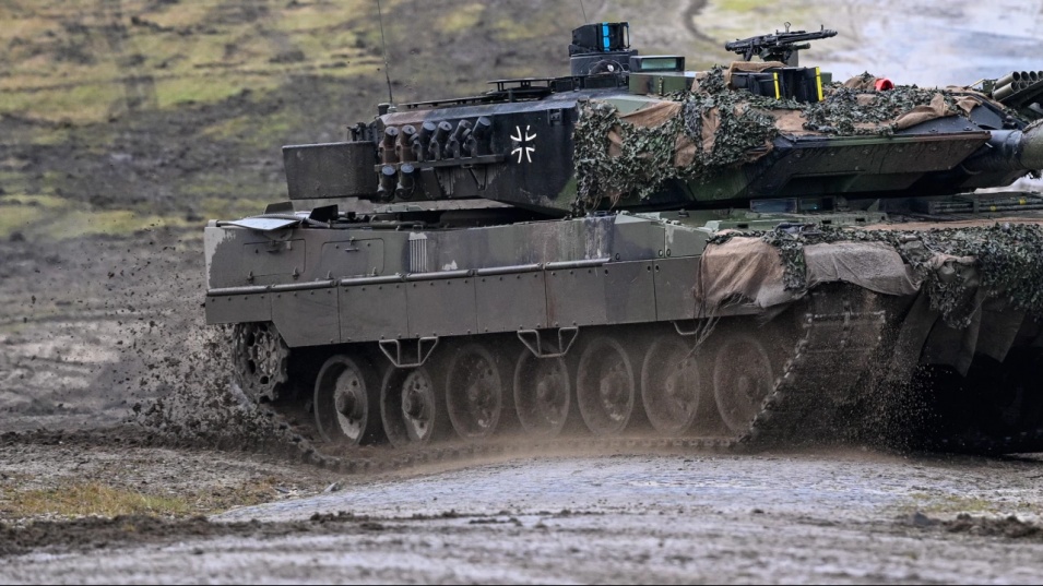 Канадски военни показаха как украински бойци овладяват танкове "Леопард"