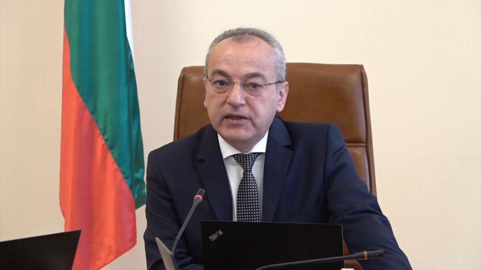 Гълъб Донев: МС няма задължение да описва параметрите на параваните за гласуване