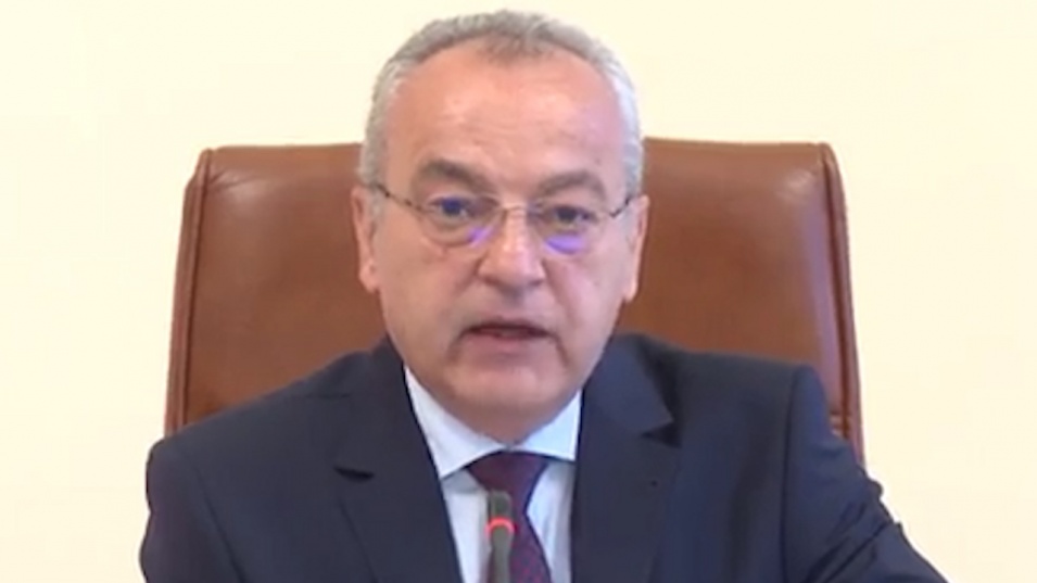 Премиерът Донев: Политическата арогантност е демоде, мислете за хората